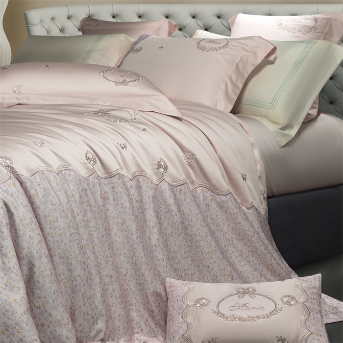 91家纺网 家纺一手货源 找家纺 高大尚婚庆馆 2025新款艾能棉高端绣花四件套-巴黎甜心 巴黎甜心-落樱粉