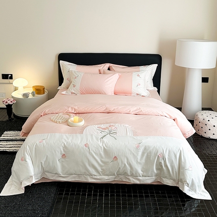 典曼家纺 2025新款A类拼接刺绣四件套-帕兰朵 帕兰朵-粉