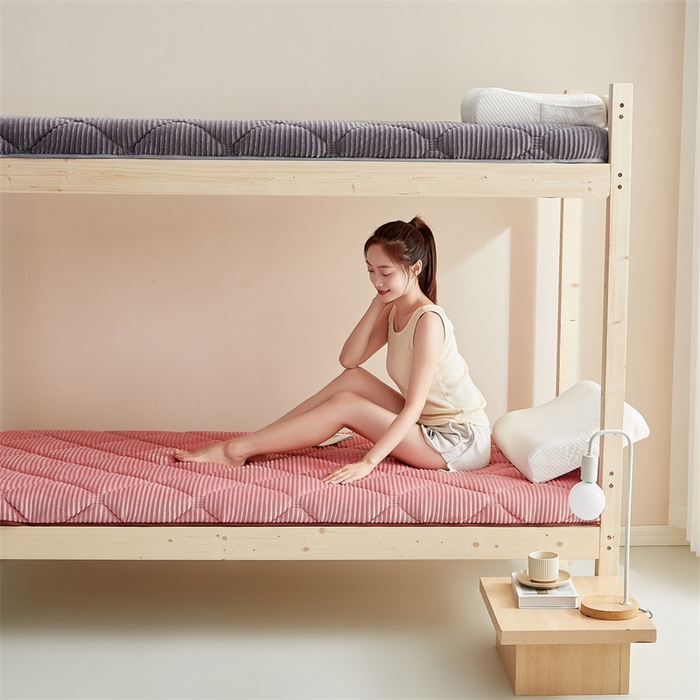 91家纺网 家纺一手货源 找家纺 2025新款柔软舒适魔法绒棉花床垫系列-学生款 清新粉