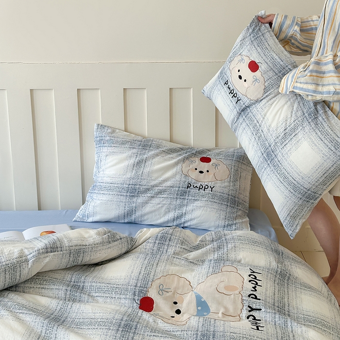 91家纺网 家纺一手货源 找家纺 圆岛家纺 2025新款全棉双层纱贴布绣四件套 小狗莎莎