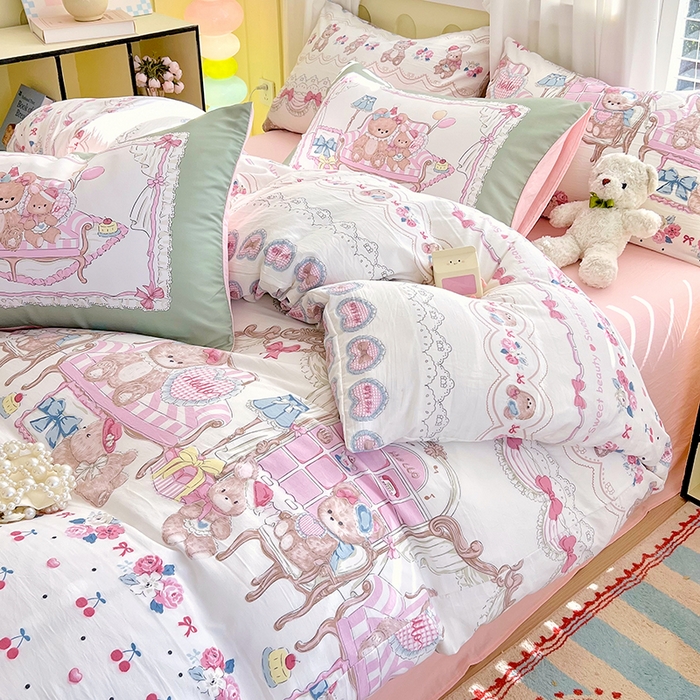 91家纺网 家纺一手货源 找家纺 大麦乐田2025新款超柔大版印花四件套 潘多拉小熊