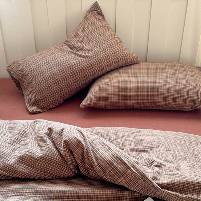 91家纺网 家纺一手货源 找家纺 萝莉家纺 2025新款复古全棉A类色织双层纱皱皱纱格子四件套 浮生深咖