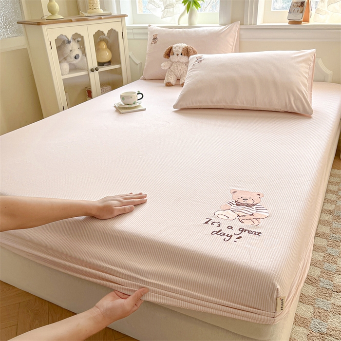 91家纺网 家纺一手货源 找家纺 笙意家纺2025新款全棉老粗布单床笠 俏皮熊