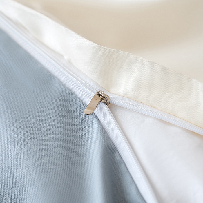 91家纺网 家纺一手货源 找家纺 澳梵家居2025新款A类裸睡级全棉刺绣四件套-英伦小熊 英伦熊-白灰