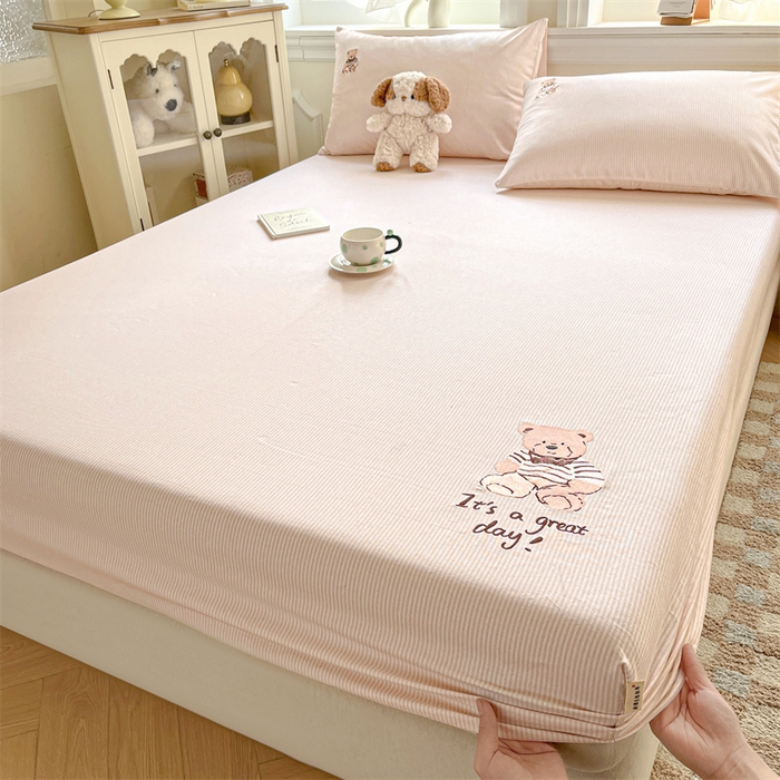 91家纺网 家纺一手货源 找家纺 笙意家纺2025新款全棉老粗布单床笠 俏皮熊