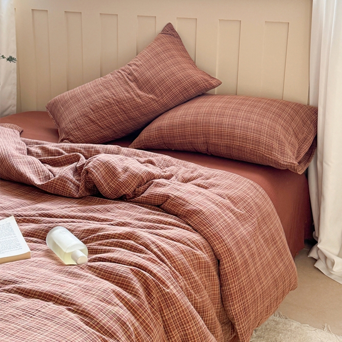 91家纺网 家纺一手货源 找家纺 萝莉家纺 2025新款复古全棉A类色织双层纱皱皱纱格子四件套 浮生酒红