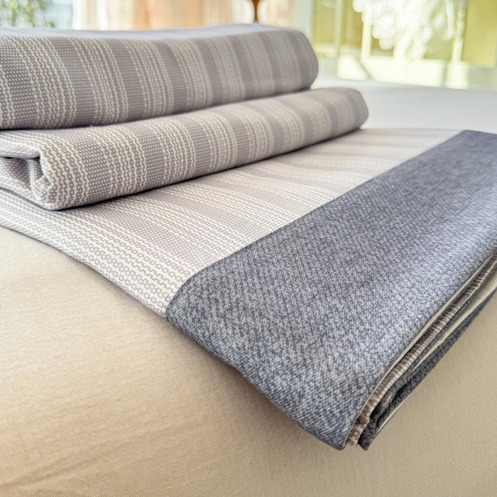 91家纺网 家纺一手货源 找家纺 简宜家居 2025新款宽边纯棉全棉老粗布床单 疏条-灰咖宽边