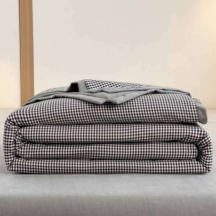 91家纺网 家纺一手货源 找家纺 （总）米菲 2025新款 亲肤舒适简约条纹夏被