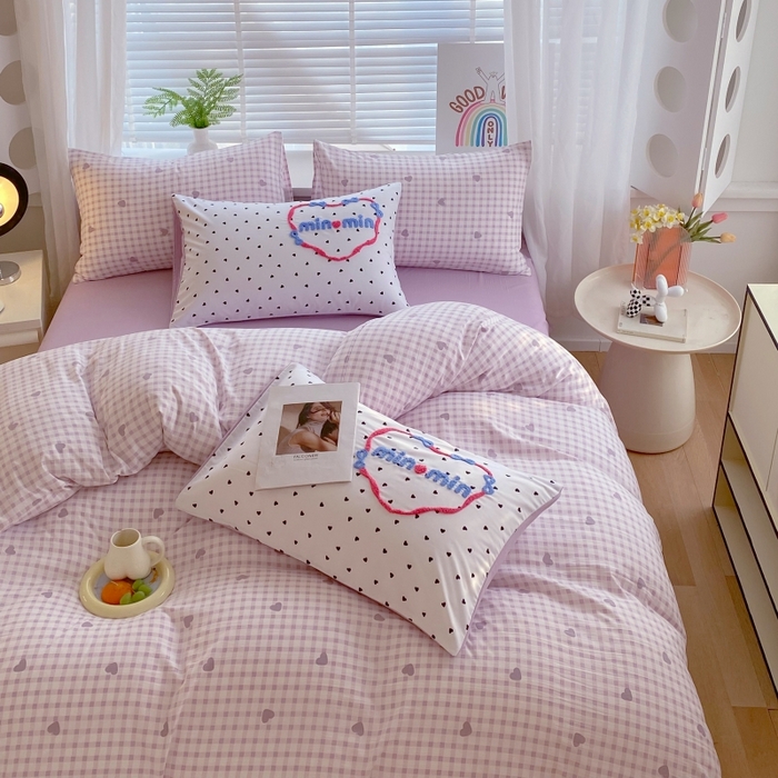 91家纺网 家纺一手货源 找家纺 大麦乐田2025新款四季亲肤可爱柔软毛巾绣四件套-彩格乐园系列 心心 紫