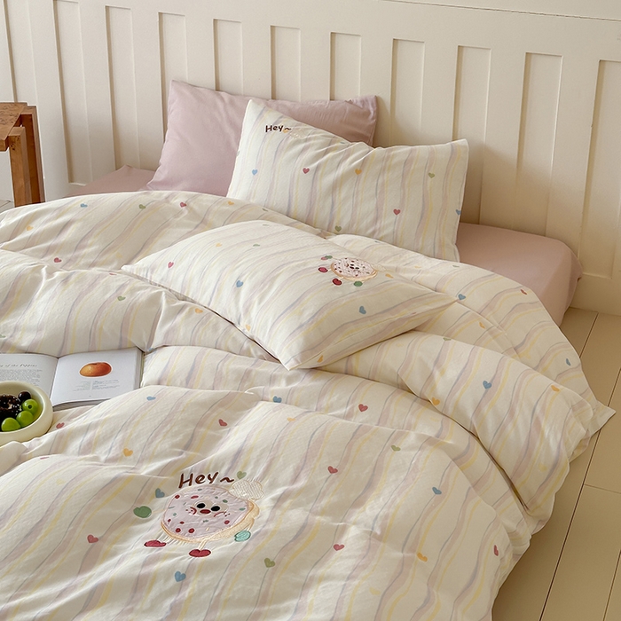 91家纺网 家纺一手货源 找家纺 圆岛家纺 2025新款全棉双层纱贴布绣四件套 甜甜圈