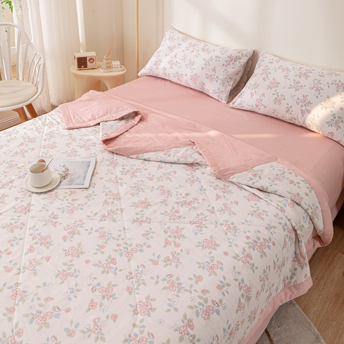 91家纺网 家纺一手货源 找家纺 鑫棉坊 2025新款A类全棉印花大豆纤维空调被大豆被 扶摇-粉