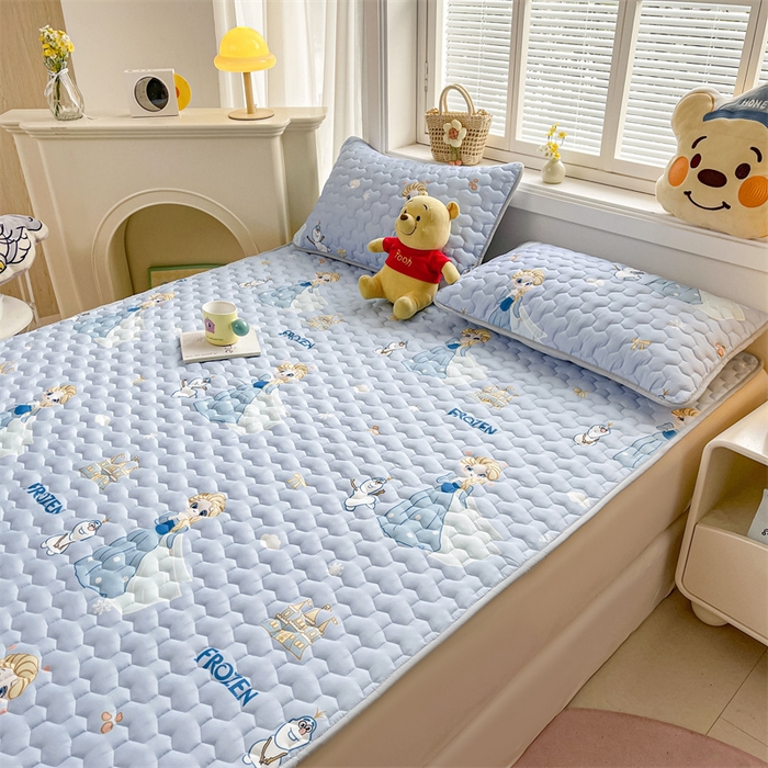 91家纺网 家纺一手货源 找家纺 迪梦思家纺 2025新款A类正版授权卡通印花水洗棉夹棉学生床护垫 冰雪艾莎