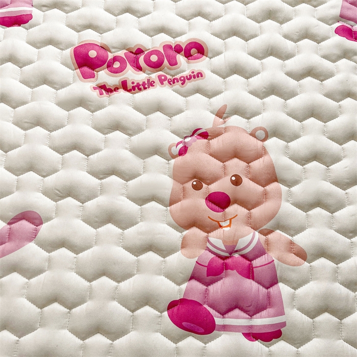 91家纺网 家纺一手货源 找家纺 迪梦思家纺 2025新款A类正版授权卡通印花水洗棉夹棉学生床护垫 比露比