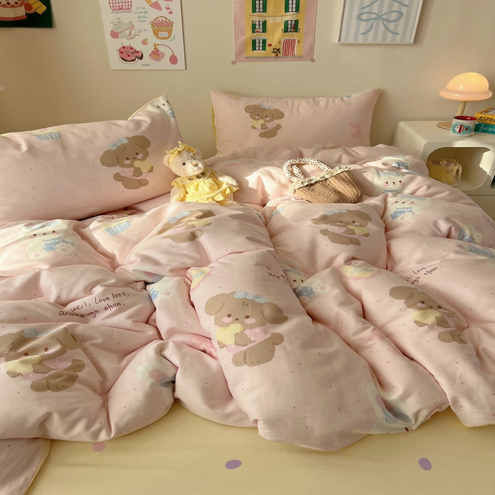 91家纺网 家纺一手货源 找家纺 六巷胡同 2025新款 INS减龄可爱风卡通全棉四件套第五系（森林音乐会系列） 点点面包犬