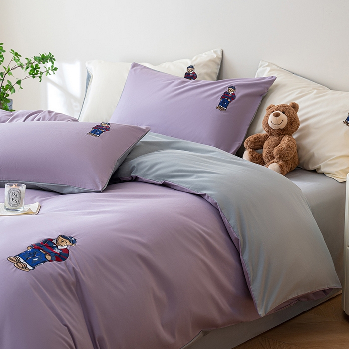 91家纺网 家纺一手货源 找家纺 澳梵家居2025新款A类裸睡级全棉刺绣四件套-英伦小熊 英伦熊-高级紫