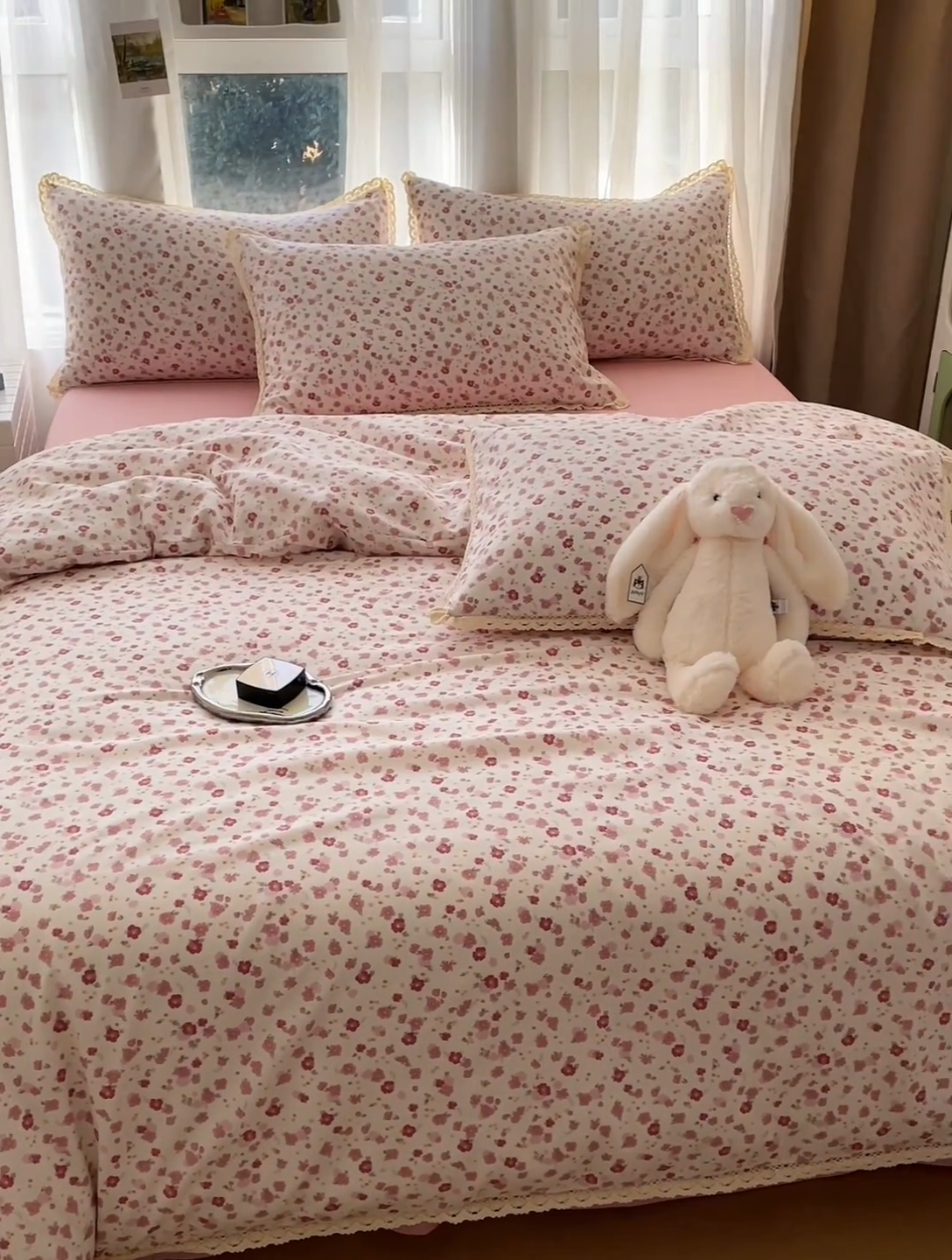 91家纺网 家纺一手货源 找家纺 仟网汇 2025新款韩版镂空花边针织双层纱四件套 半亩花田