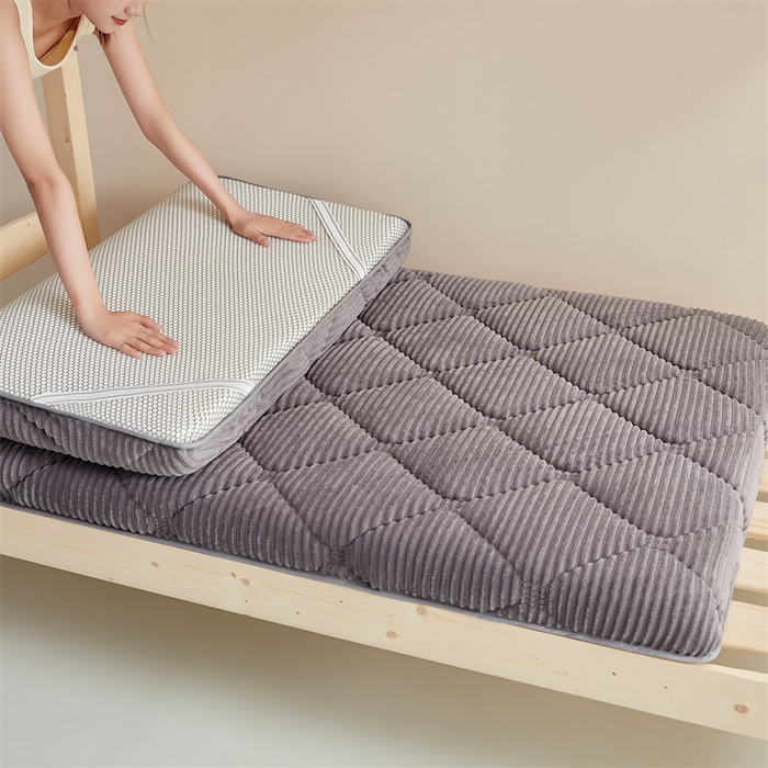 91家纺网 家纺一手货源 找家纺 2025新款柔软舒适魔法绒棉花床垫系列-学生款 星空灰