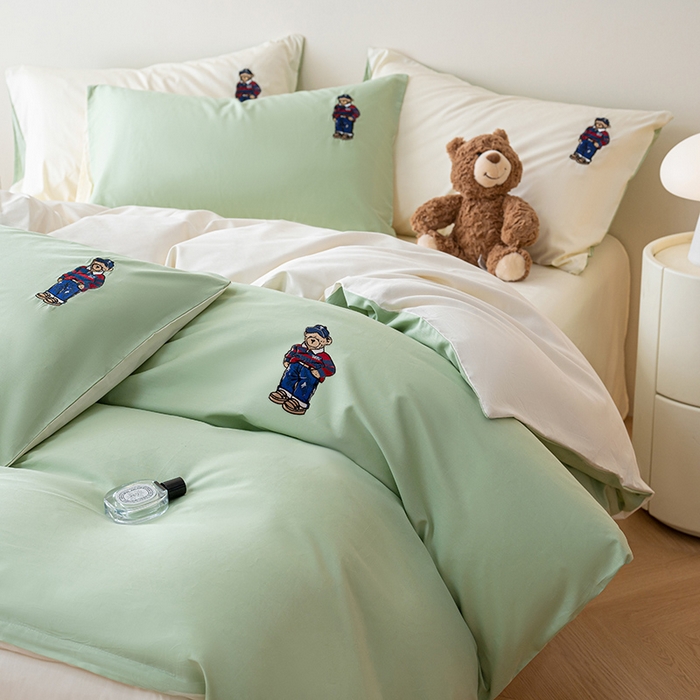91家纺网 家纺一手货源 找家纺 澳梵家居2025新款A类裸睡级全棉刺绣四件套-英伦小熊 英伦熊-薄荷绿