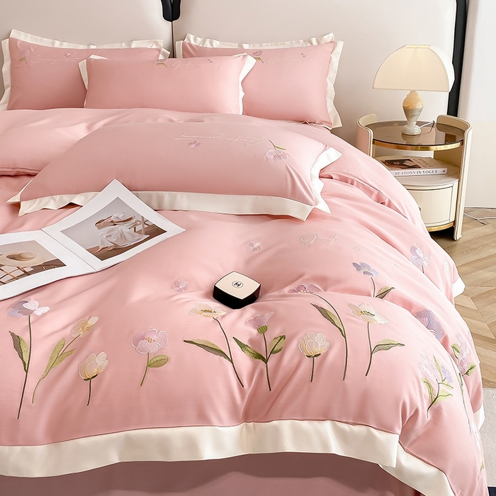 91家纺网 家纺一手货源 找家纺 狂想家 2025亲肤棉重工刺绣系列四件套-花海 花海欢乐粉