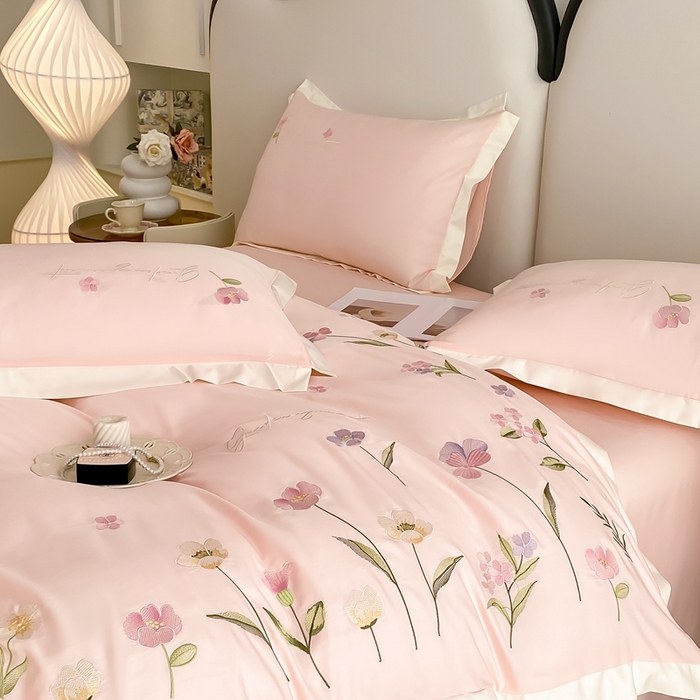 91家纺网 家纺一手货源 找家纺 狂想家 2025亲肤棉重工刺绣系列四件套-花海 花海浅杏粉