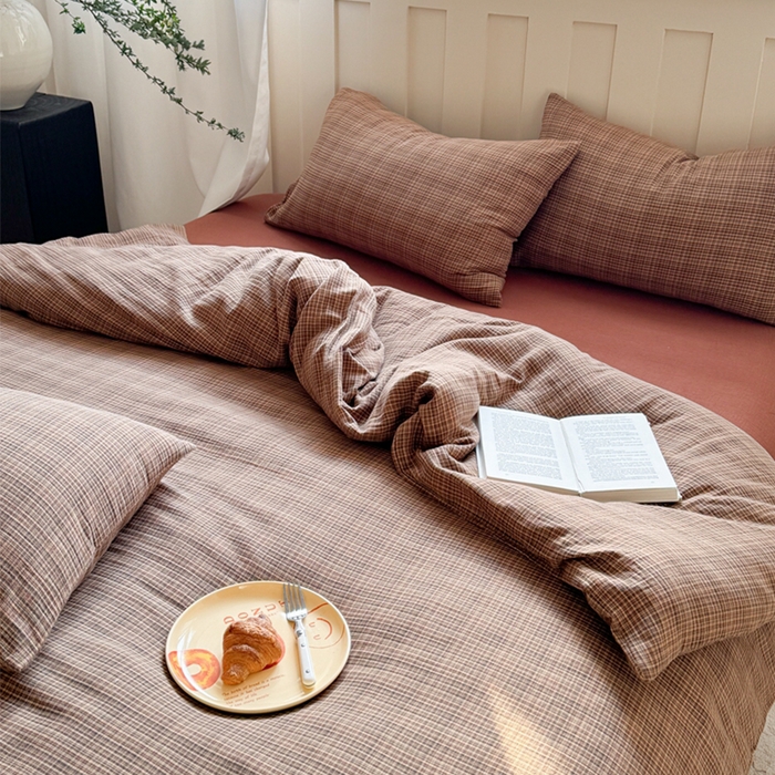 91家纺网 家纺一手货源 找家纺 萝莉家纺 2025新款复古全棉A类色织双层纱皱皱纱格子四件套 浮生深咖