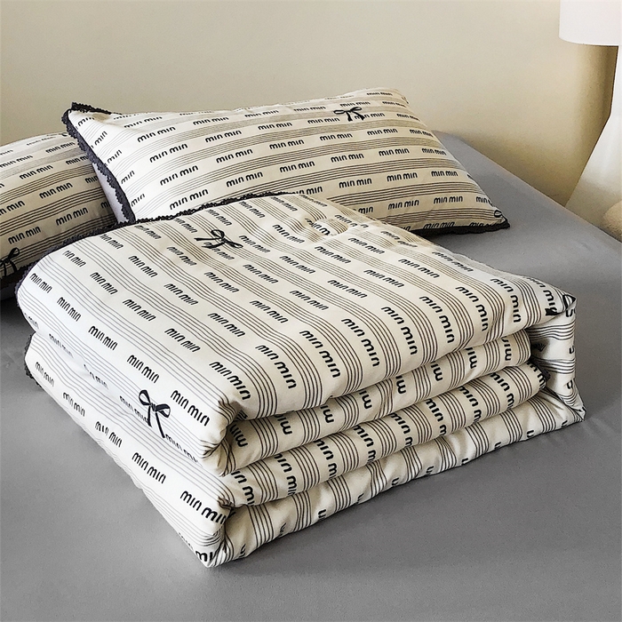 91家纺网 家纺一手货源 找家纺 换种生活 2025新款水溶小花边针织单夏被 四件套 心沫-灰