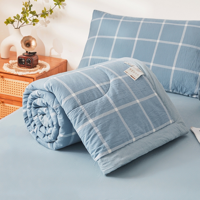 91家纺网 家纺一手货源 找家纺 熙宴 2025新款无印风新疆棉花夏被四件套 海蓝中格