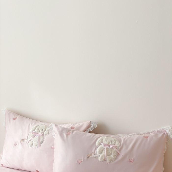 91家纺网 家纺一手货源 找家纺 MIU缪家居 2025新款100支全棉四件套-伽佰俐 卡通场景 粉色