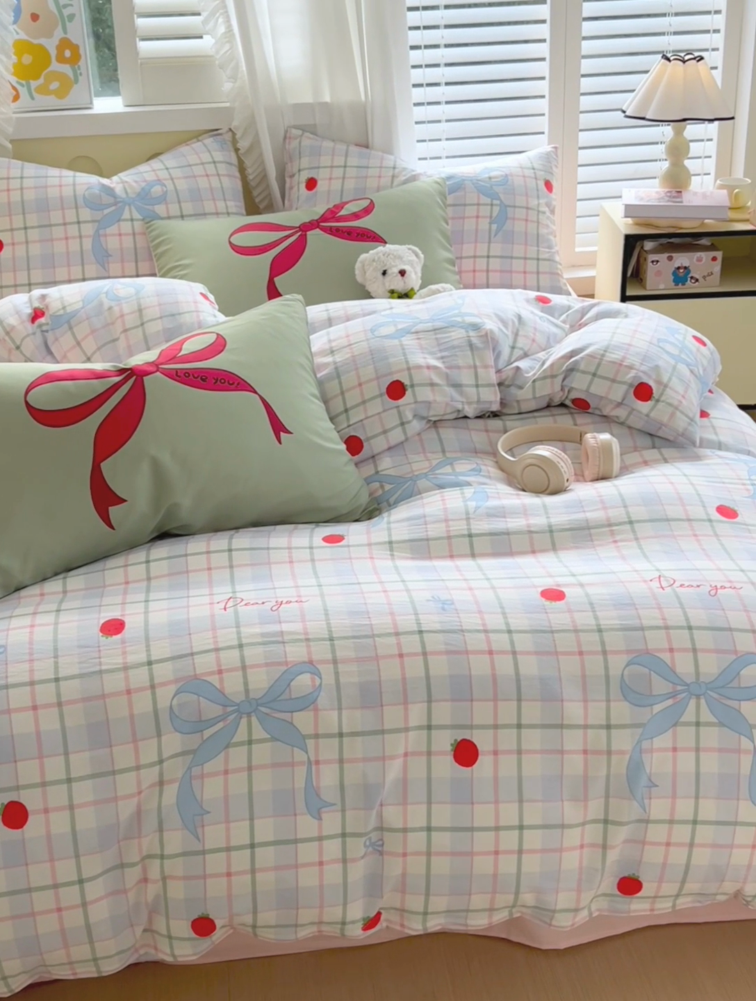 91家纺网 家纺一手货源 找家纺 大麦乐田2025新款超柔大版印花四件套 小草莓乐园