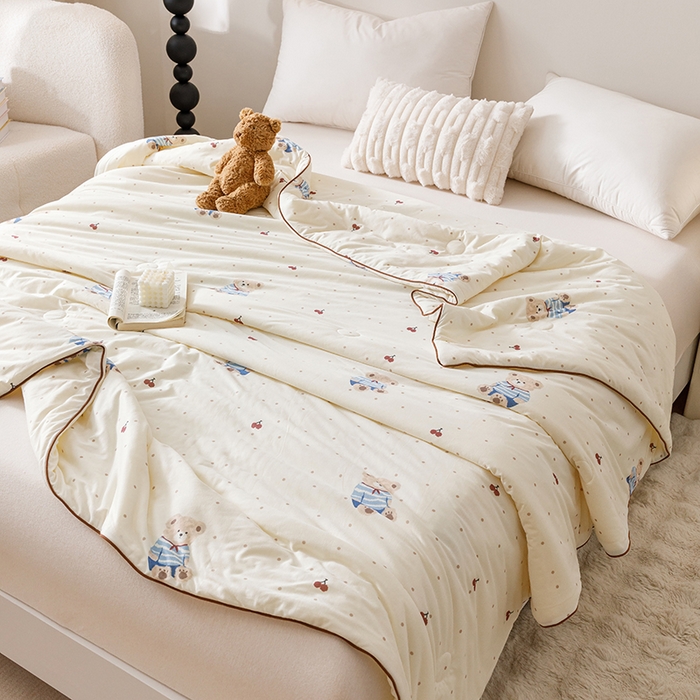 91家纺网 家纺一手货源 找家纺 优被业 2025新款A类牛奶丝针织棉夏被20%大豆(四周踩棉)软糯夏凉被空调被 布丁熊