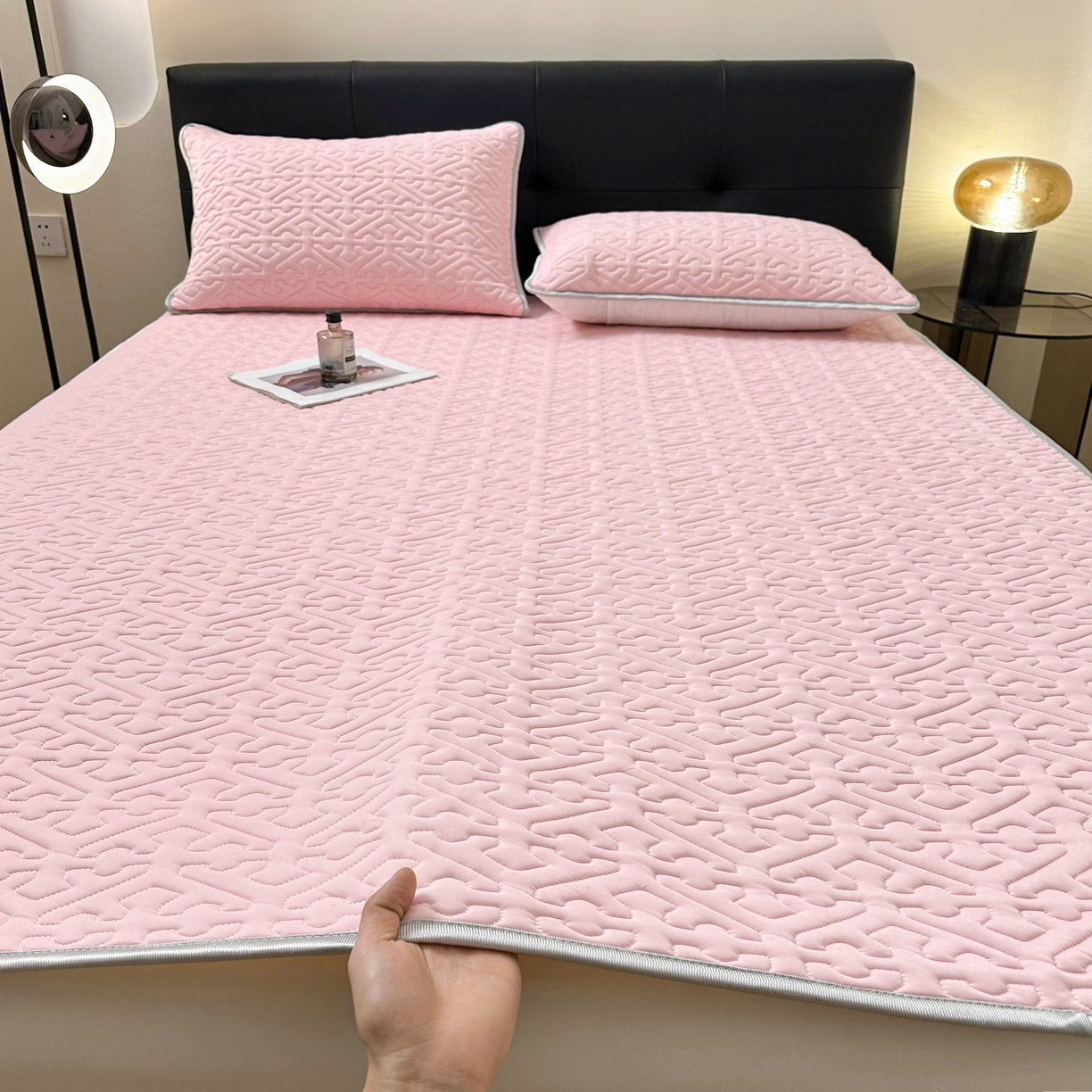 91家纺网 家纺一手货源 找家纺 席佬大  2025新款A类简约凉感丝乳胶席子凉席 蜜桃粉(床席款）