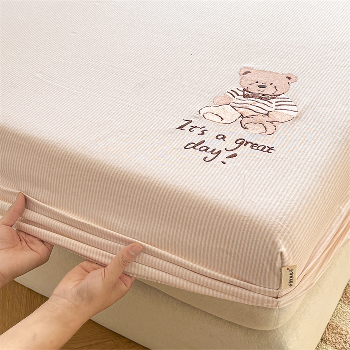 91家纺网 家纺一手货源 找家纺 笙意家纺2025新款全棉老粗布单床笠 俏皮熊