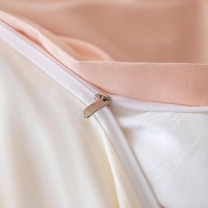 91家纺网 家纺一手货源 找家纺 澳梵家居2025新款A类裸睡级全棉刺绣四件套-英伦小熊 英伦熊-草莓奶昔