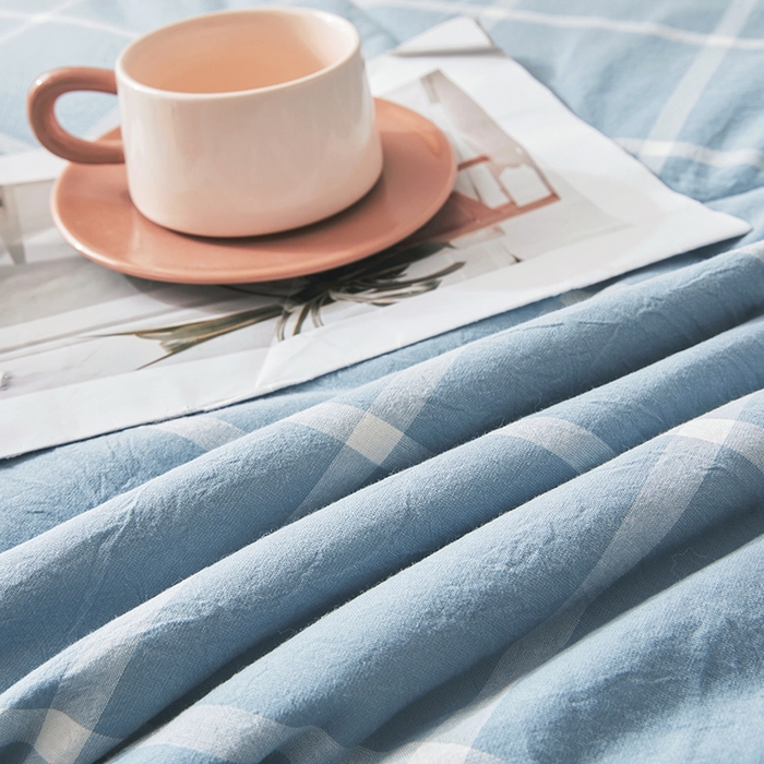 91家纺网 家纺一手货源 找家纺 熙宴 2025新款无印风新疆棉花夏被四件套 海蓝中格