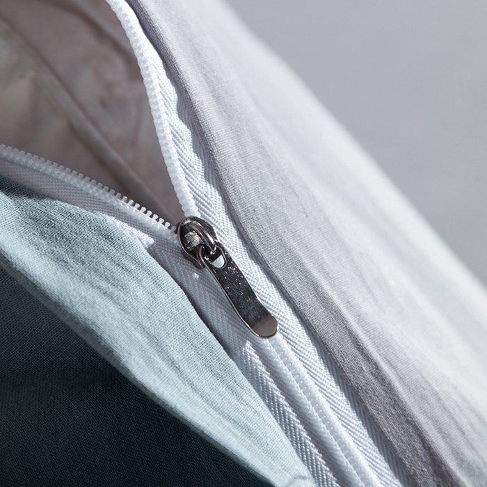 91家纺网 家纺一手货源 找家纺 澳梵家居2025新款A类全棉水洗棉刺绣四件套-泰迪小熊 泰迪熊-雾蓝