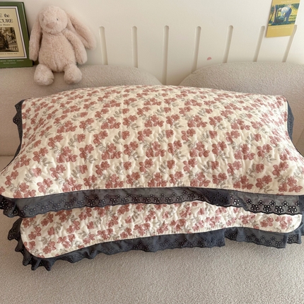 91家纺网 家纺一手货源 找家纺 （总）百寐2025新款全棉夹棉三层加厚大花边韩版枕巾防头油枕头垫