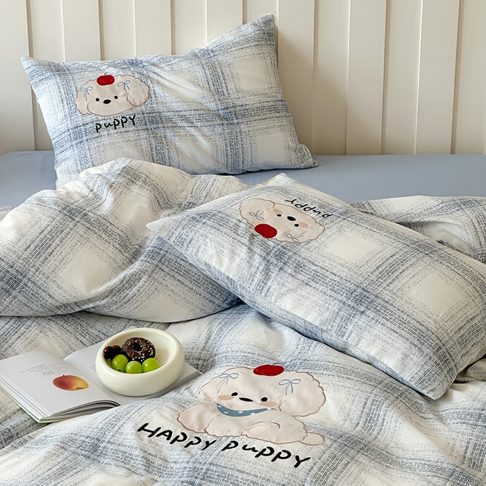 91家纺网 家纺一手货源 找家纺 圆岛家纺 2025新款全棉双层纱贴布绣四件套 小狗莎莎