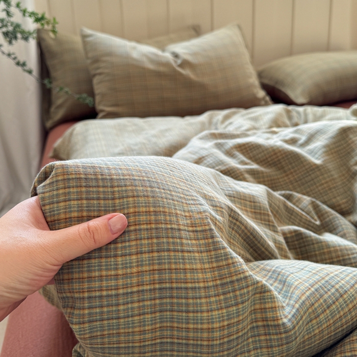 91家纺网 家纺一手货源 找家纺 萝莉家纺 2025新款复古全棉A类色织双层纱皱皱纱格子四件套 浮生湖蓝