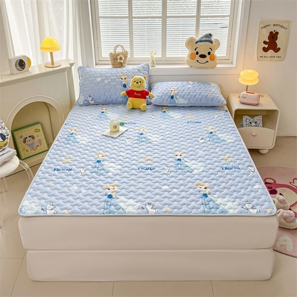 91家纺网 家纺一手货源 找家纺 迪梦思家纺 2025新款A类正版授权卡通印花水洗棉夹棉学生床护垫 冰雪艾莎