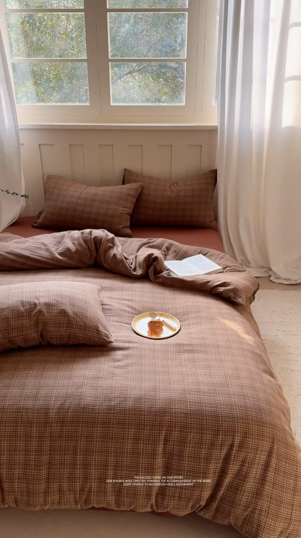 91家纺网 家纺一手货源 找家纺 萝莉家纺 2025新款复古全棉A类色织双层纱皱皱纱格子四件套 浮生深咖