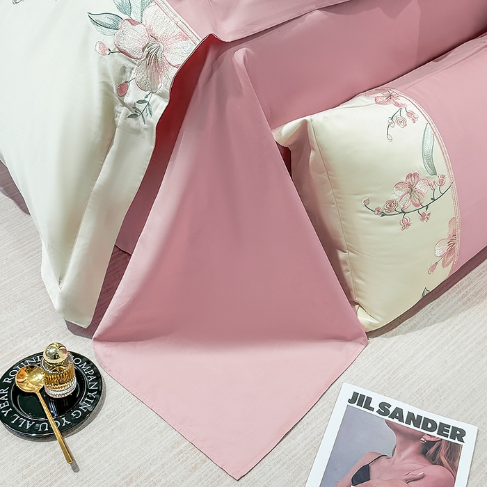 91家纺网 家纺一手货源 找家纺 宅家居 2025轻奢法式小香风双面纯棉刺绣拼接款长绒棉四件套-樱花恋 樱花粉