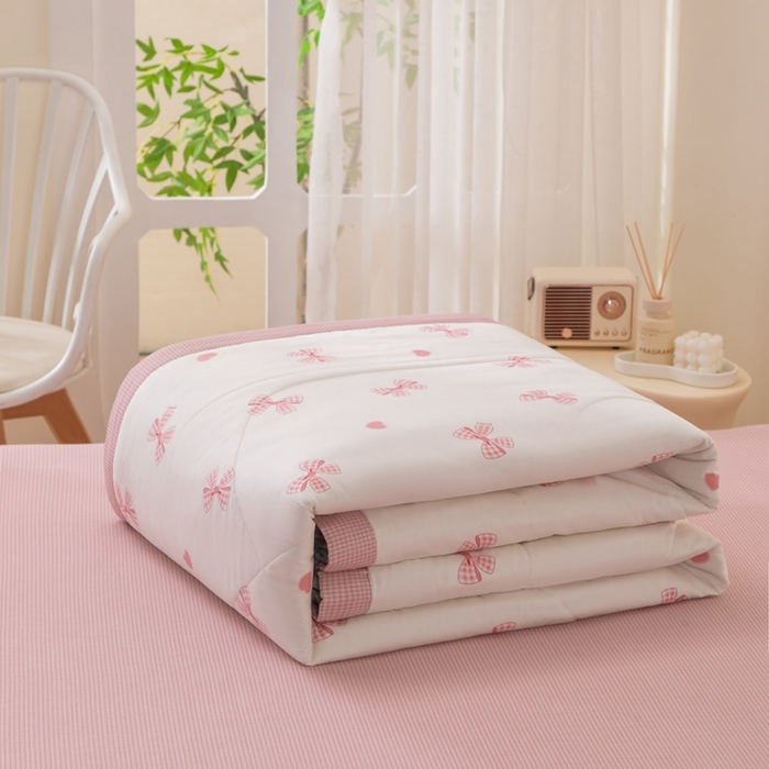 91家纺网 家纺一手货源 找家纺 鑫棉坊 【又降价啦】2025新款全棉A类印花纯棉花夏被可机洗空调被 流光浅梦-米