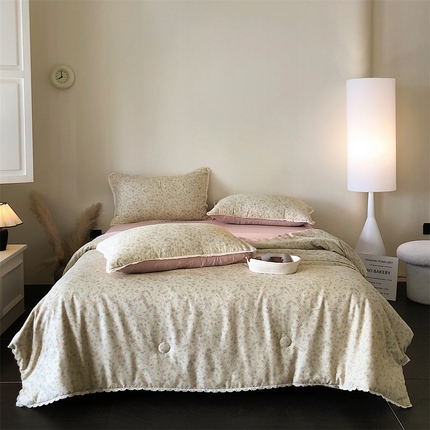 91家纺网 家纺一手货源 找家纺 换种生活 2025新款水溶小花边针织单夏被 四件套 月漫