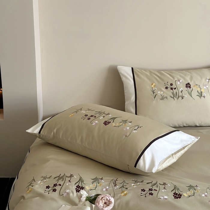 91家纺网 家纺一手货源 找家纺  鹿班家居 2025春夏款100S长绒棉刺绣四件套-山花秋色【标准会员-20元】 山花秋色-柠檬色