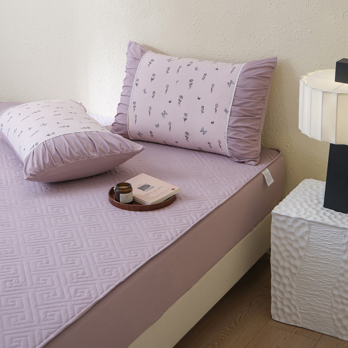 91家纺网 家纺一手货源 找家纺 布可家纺 2025新款A类法式清新褶皱印花四件套 花间萤梦