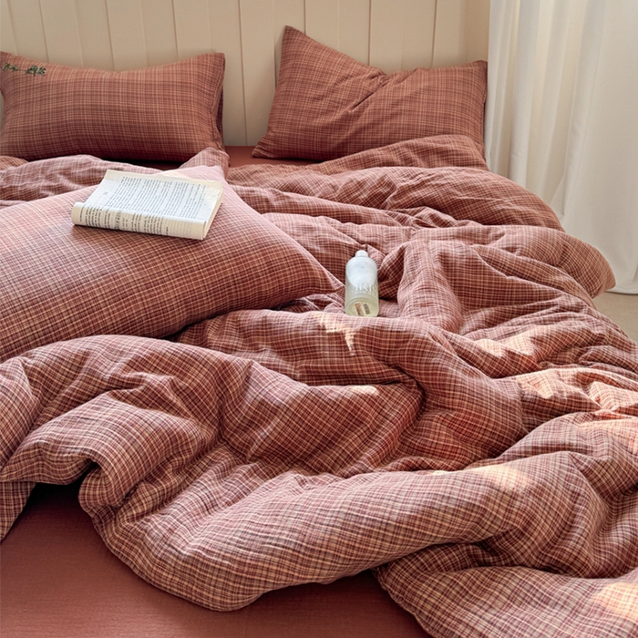91家纺网 家纺一手货源 找家纺 萝莉家纺 2025新款复古全棉A类色织双层纱皱皱纱格子四件套 浮生酒红