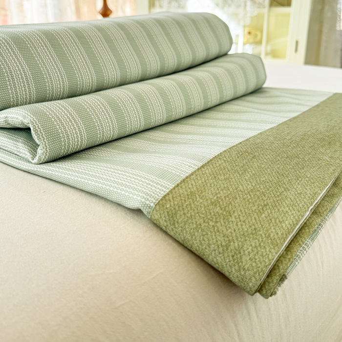 91家纺网 家纺一手货源 找家纺 简宜家居 2025新款宽边纯棉全棉老粗布床单 疏条-绿野宽边
