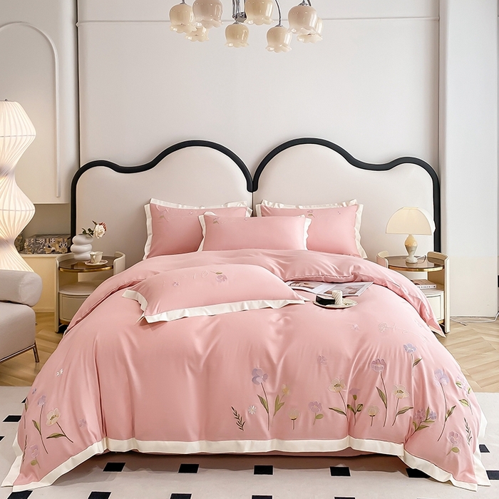 91家纺网 家纺一手货源 找家纺 狂想家 2025亲肤棉重工刺绣系列四件套-花海 花海欢乐粉