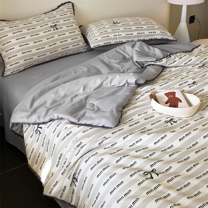 91家纺网 家纺一手货源 找家纺 换种生活 2025新款水溶小花边针织单夏被 四件套 心沫-灰