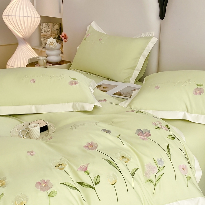 91家纺网 家纺一手货源 找家纺 狂想家 2025亲肤棉重工刺绣系列四件套-花海 花海浅绿